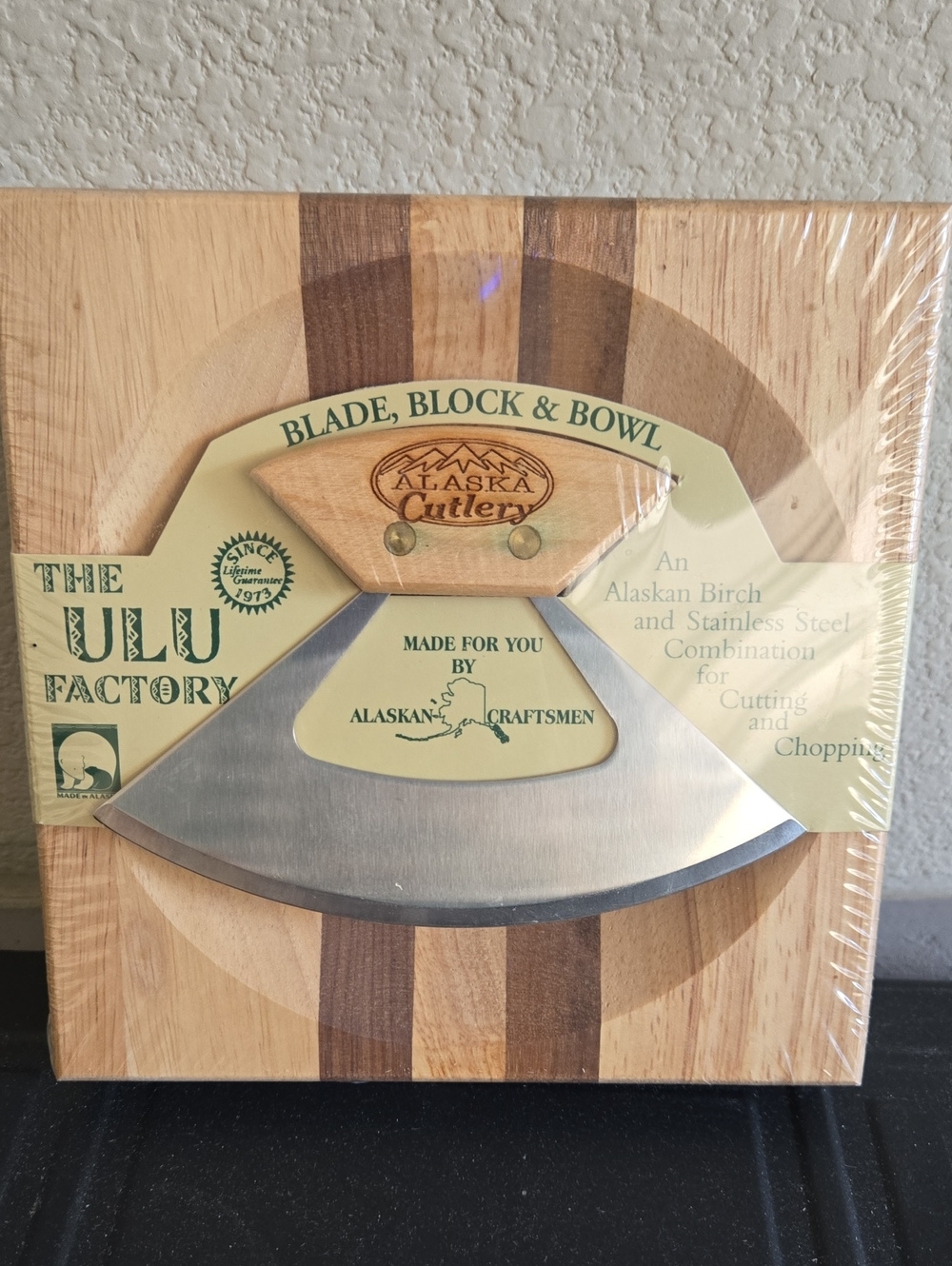 Alaska Cutlery 6" Birch Handled Ulu with 7.25" Birch Walnut Cutting Bowl & Stand